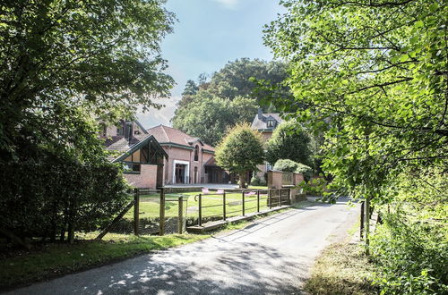 Photo 37 - Luxurious Mansion in Neblon-le-pierreux With Pool