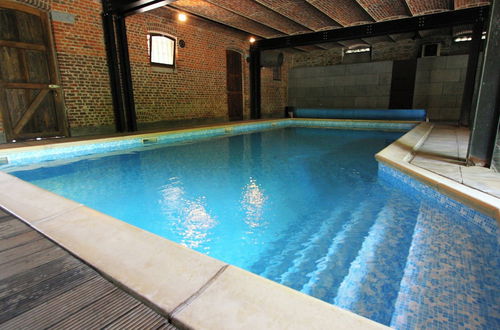 Foto 22 - Luxurious Mansion in Neblon-le-pierreux With Pool