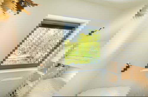 Foto 8 - Holiday Home in Noiseux With Indoor Pool