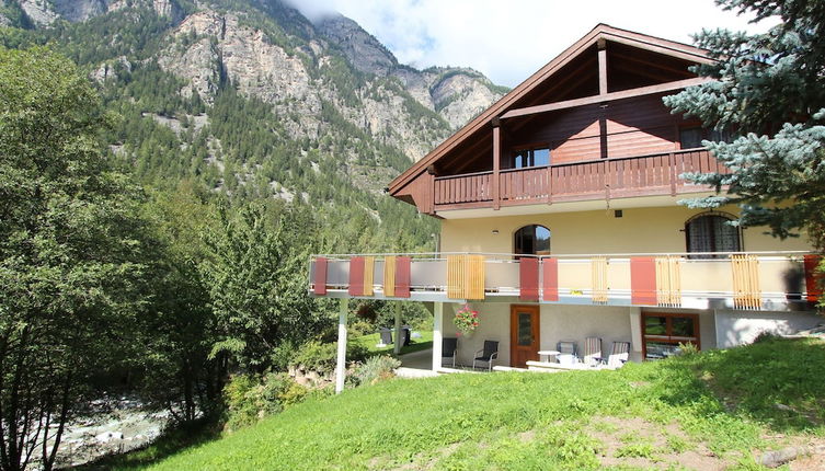 Foto 1 - Spacious Apartment in Saint Niklaus near Mattertal Ski Area