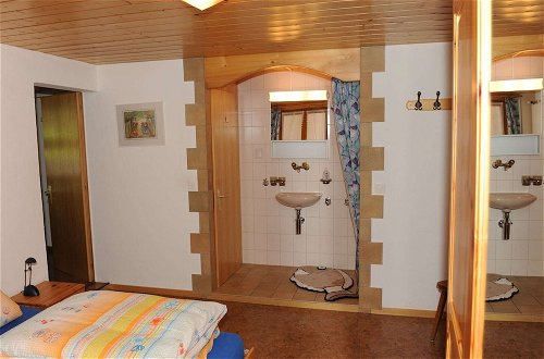 Photo 2 - Spacious Apartment in Saint Niklaus near Mattertal Ski Area