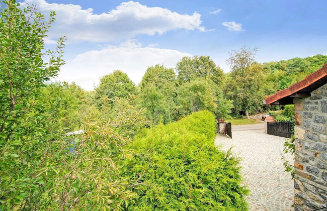 Charming Stay Near Forests - Photo 20