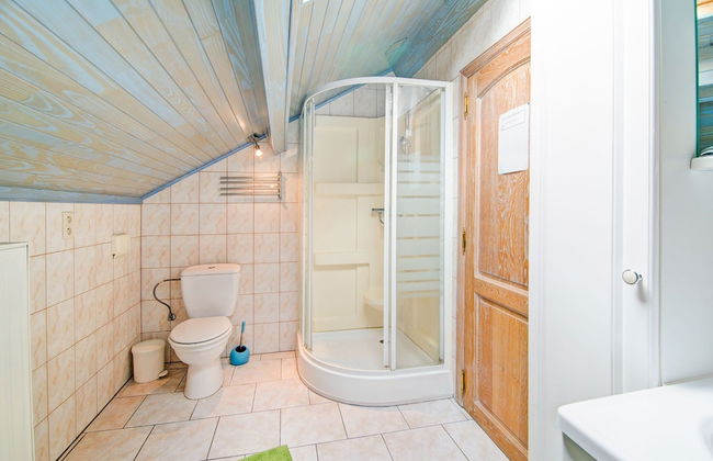 Charming Stay Near Forests - Photo 28