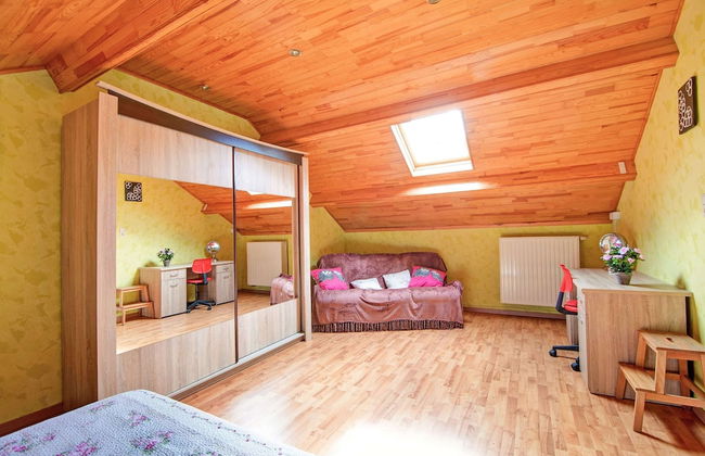 Charming Stay Near Forests - Photo 21