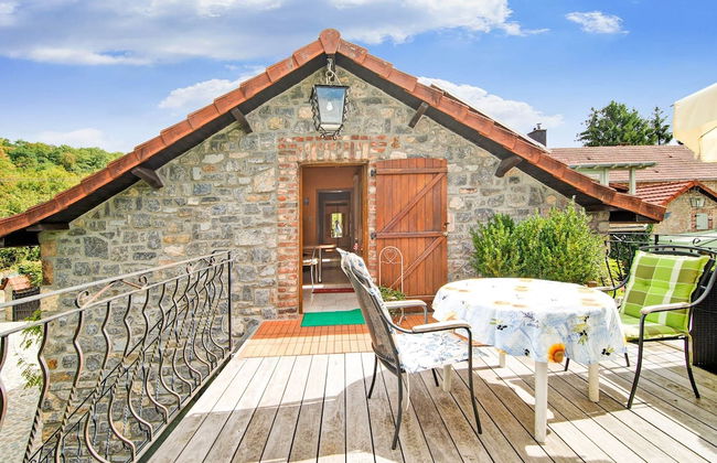 Charming Stay Near Forests - Photo 1