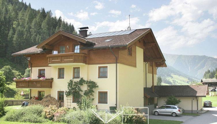 Photo 1 - Bright Holiday Home in Huttschlag near Mountains Ski Slopes