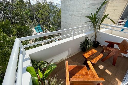 Photo 2 - Exclusive Modern Penthouse w Exquisite Rooftop Terrace Yoga Deck Botanical Gardens