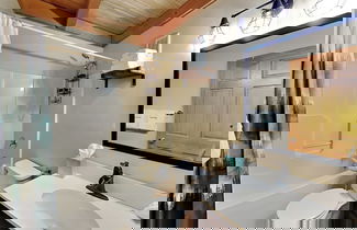 Foto 1 - Howling Wolf Den