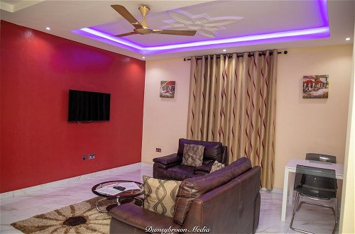 Foto 17 - Stunning 2-bedroom Furnished Apartment in Accra