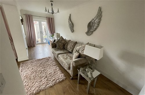 Photo 10 - Beautiful 2-bed Bungalow in Canvey Island