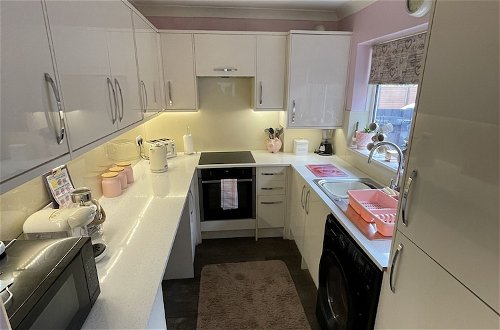 Photo 9 - Beautiful 2-bed Bungalow in Canvey Island