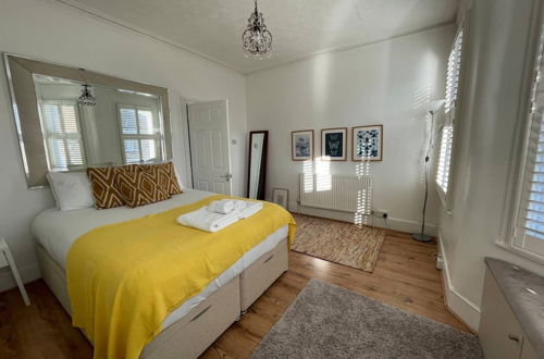 Photo 4 - Charming and Serene 2 Bedroom Flat - Sands End