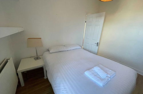 Photo 1 - Charming and Serene 2 Bedroom Flat - Sands End