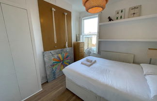 Photo 2 - Charming and Serene 2 Bedroom Flat - Sands End