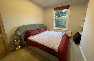 Photo 1 - Stylish and Spacious 1 Bedroom Flat