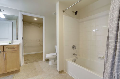 Photo 14 - Fantastic 1 Bedroom Condo at Arlington