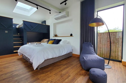 Photo 4 - The Cedarwoods - Luxury Studio for 5