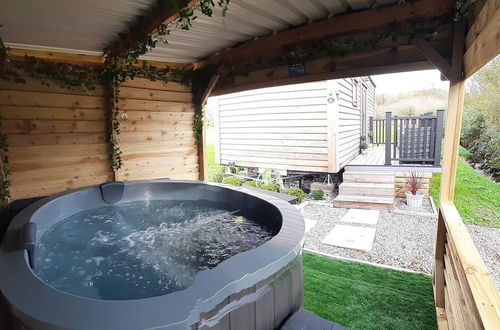 Photo 10 - Shepherds Hut With hot tub on Anglesey North Wales