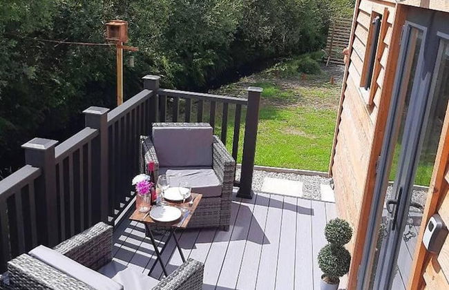 Min yr Afon - Cabin - Sleeps 2 - Hot Tub - Parking - Foto 34