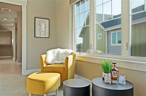 Foto 19 - Quiet Urban Community – Designer Home W/ Hot Tub