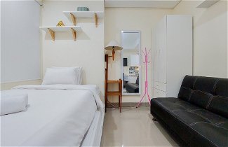 Photo 2 - Fancy And Strategic Studio Apartment At B Residence