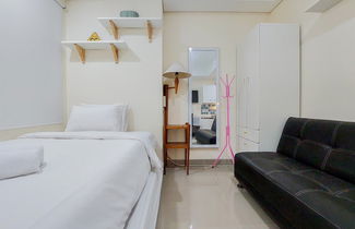 Photo 2 - Fancy And Strategic Studio Apartment At B Residence