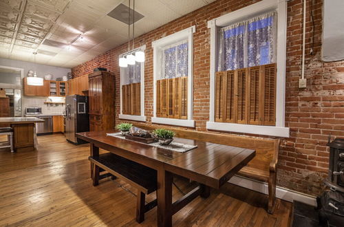 Photo 5 - Elegant Loft-style Retreat in Old Firehouse Alley