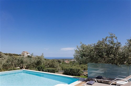 Foto 45 - Rizes Villa With Jazuzzi Heated Pool