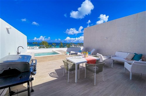 Photo 18 - Amazing Penthouse With Bbq and Ocean View