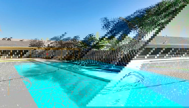 Foto 1 - Flamingo House