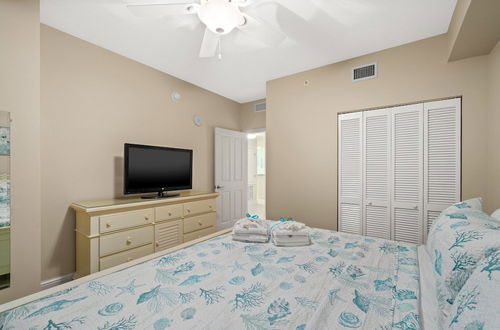 Photo 7 - Beautiful 5th Floor Aqua Resort Unit With Direct Ocean Views, Sleeps 8