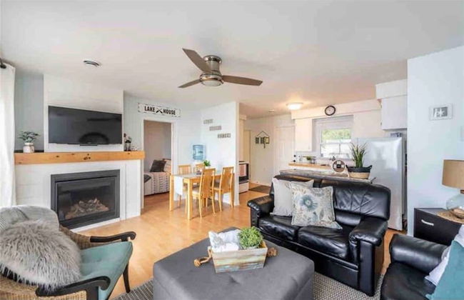 Waterfront W Private Lake Access Indoor Fireplace - Photo 12