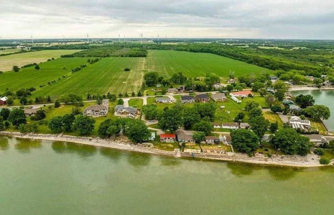 Waterfront W Private Lake Access Indoor Fireplace - Photo 32