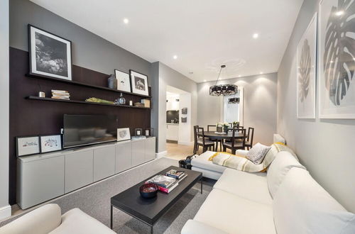 Photo 1 - Prime Knightsbridge Mews - 4 bed House