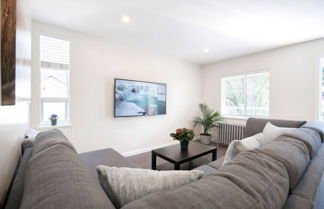 Photo 3 - Newly Reno d 2 Bdrm Kitsilano - Centrally Located