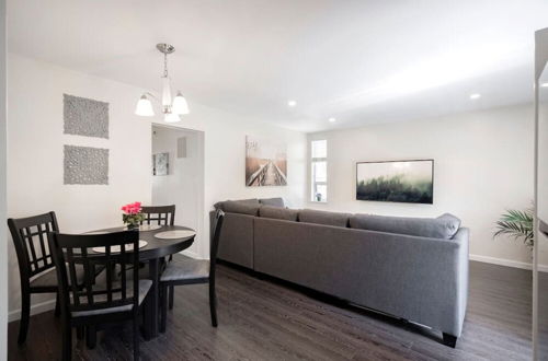 Photo 2 - Newly Reno d 2 Bdrm Kitsilano - Centrally Located