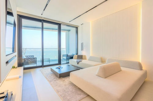 Photo 15 - Luxury 3B With Sea View at the Address JBR