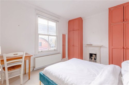 Photo 4 - Spacious and Serene 1 Bedroom Flat in Ravenscourt Park