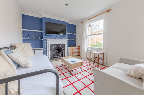 Photo 8 - Spacious and Serene 1 Bedroom Flat in Ravenscourt Park