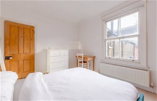 Photo 2 - Spacious and Serene 1 Bedroom Flat in Ravenscourt Park
