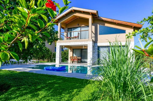 Foto 7 - Outstanding Villa With Private Pool and Jacuzzi in Fethiye