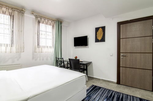 Photo 5 - Comfy Studio Flat With Great Location in Beyoglu