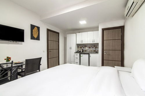 Photo 2 - Comfy Studio Flat With Great Location in Beyoglu