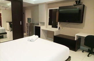 Foto 2 - Luxurious Studio At Mataram City Apartment