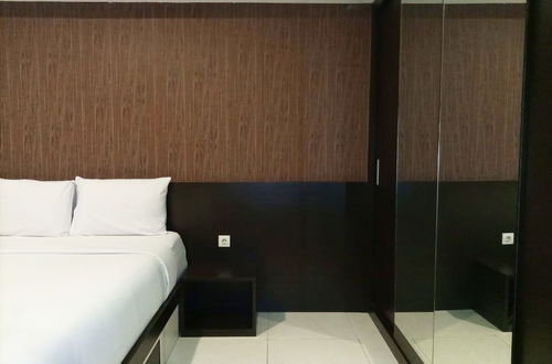 Photo 3 - Luxurious Studio At Mataram City Apartment