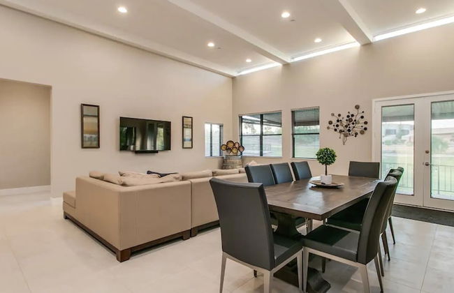 Luxe 4 Bdrm W/pool and Spa on Golf Course Lot! - Photo 15