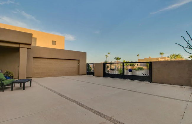 Luxe 4 Bdrm W/pool and Spa on Golf Course Lot! - Photo 37