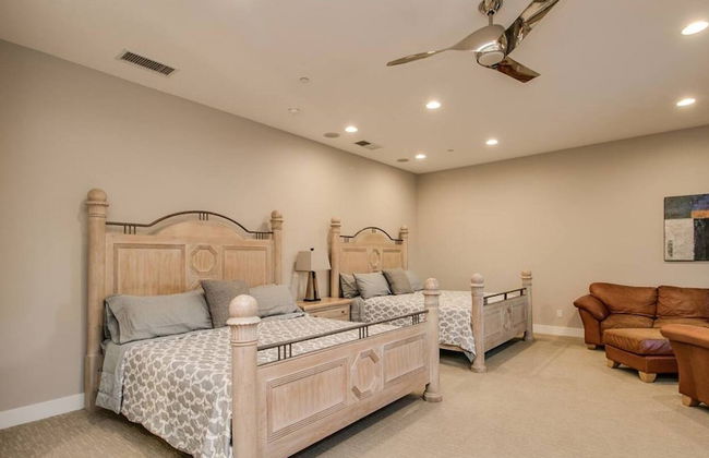 Luxe 4 Bdrm W/pool and Spa on Golf Course Lot! - Photo 4