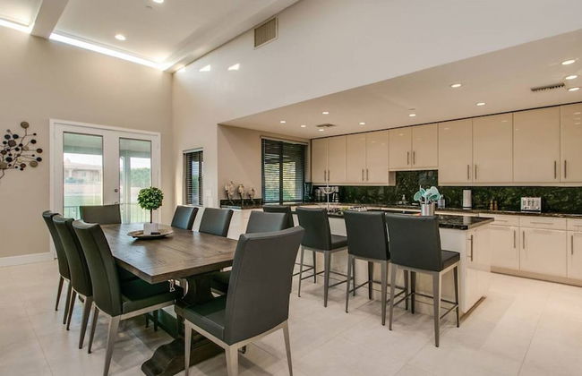 Luxe 4 Bdrm W/pool and Spa on Golf Course Lot! - Photo 14