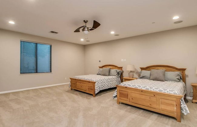 Luxe 4 Bdrm W/pool and Spa on Golf Course Lot! - Photo 6